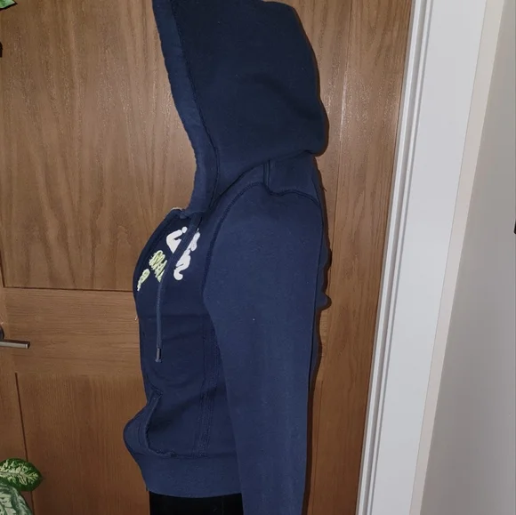 HOLLISTER - Picture 8 of 12